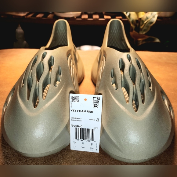 BNWT | adidas Yeezy Foam RNR | Men's 12 - Picture 2 of 8